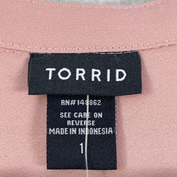NEW TORRID PLUS 1X PINK GEORGETTE POCKET PULLOVER BLOUSE ROLL TAB SLEEVE SHIRT - Picture 3 of 9